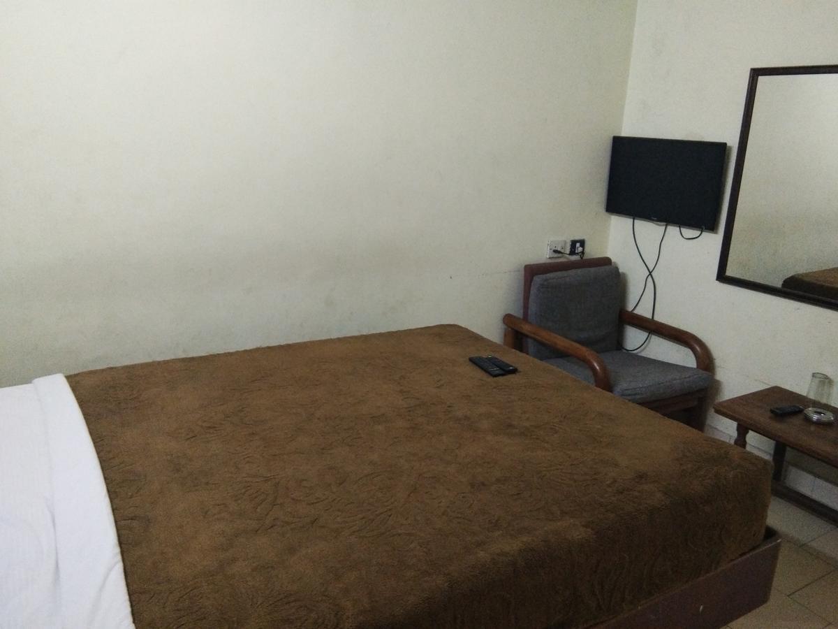 Hotel Jaysanthi Ooty Buitenkant foto